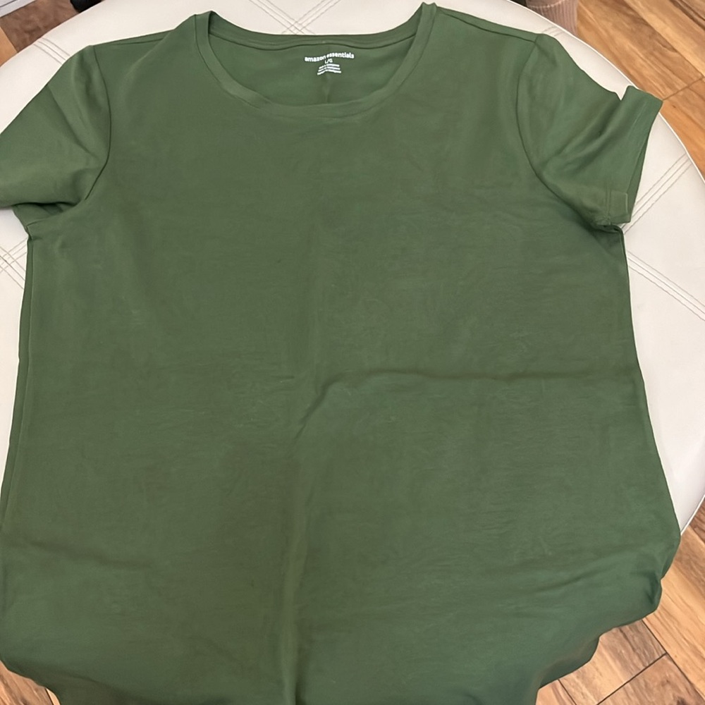 NWOT AMAZON sz L short sleeve tee